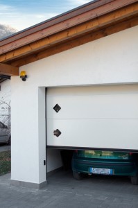 tradycyjna segmentowa brama garażowa